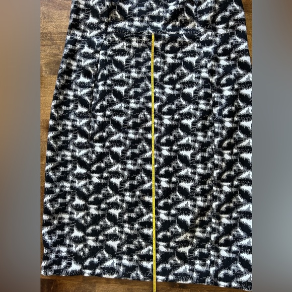 Calvin Klein women’s dress, black with abstract pattern.  Sz 14. - Picture 5 of 6